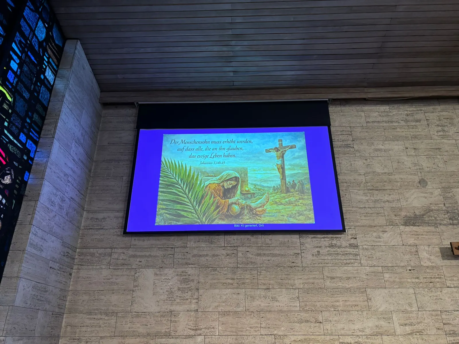Lobetalarbeit e.V., Celle – Projektion im Kirchenraum – gut lesbar auch bei Tageslicht